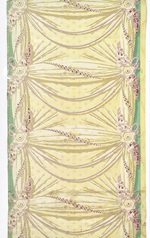 Tapete mit beige-violetter Draperie und seitlichen Blütenbändern
